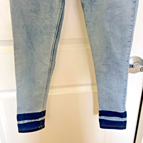 Bundle It! Cherokee Women's Mid Waist Ankle Blue Denim 5 Pocket Jeans Size 30 - Picture 3 of 12